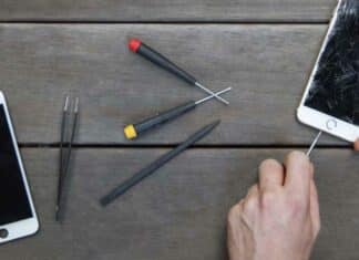 colle-reparation-ecran-smartphone