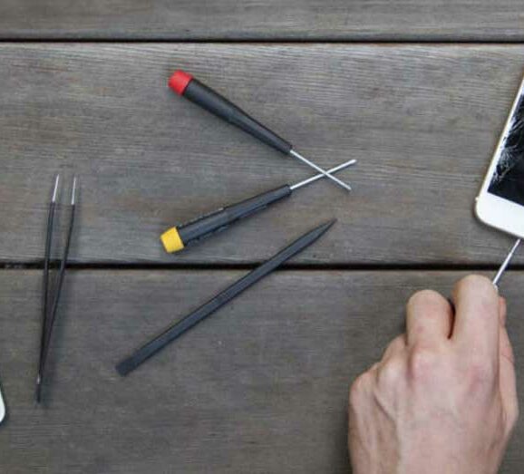 colle-reparation-ecran-smartphone