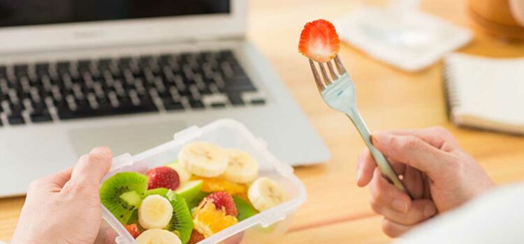 Pourquoi proposer des fruits sur votre lieu de travail ?