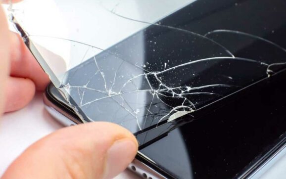 bien-faire-attention-changement-verre-protection-telephone