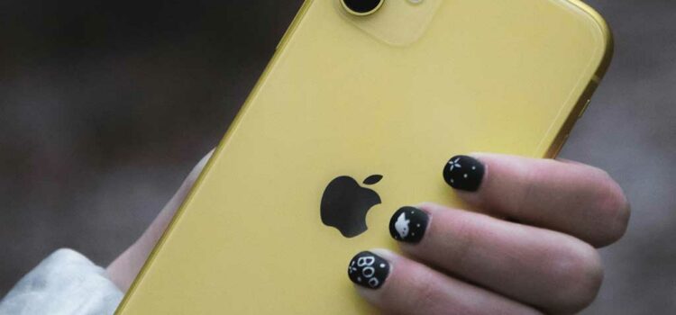 Mobile : cela vaut-il le coup de réparer son iPhone 11 en 2024 ?